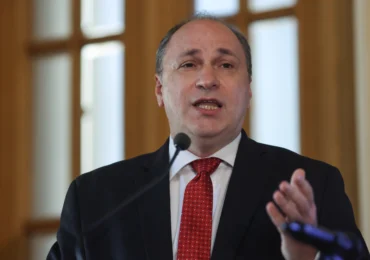 Ministrul Educației: Aproape jumătate dintre elevii României nu stăpânesc suficient matematica și limba română
