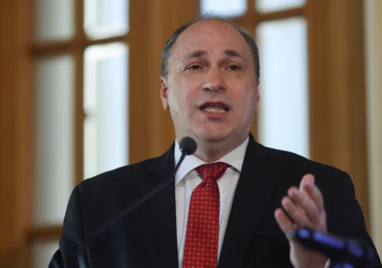 Ministrul Educației: Aproape jumătate dintre elevii României nu stăpânesc suficient matematica și limba română