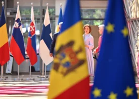 „Moldova este cel mai bun elev din clasa mea”. Cum vede comisarul european pentru Extindere cursa pentru aderarea la UE