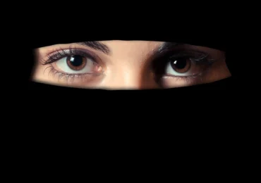 Meloni pregătește reguli dure în școlile italiene: interdicție pentru niqab și limită pentru elevii străini