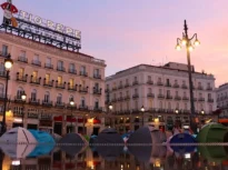 Protestul pentru locuințe continuă în Madrid: sute de oameni au dormit în corturi în centrul orașului (Video)