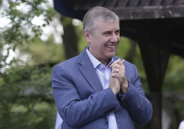 PressOne: Doctoratul lui Pahonțu, analizat de Comisia de etică a UNAP. Șeful SPP a plagiat din lucrările membrilor comisiei care i-a acordat titlul de doctor
