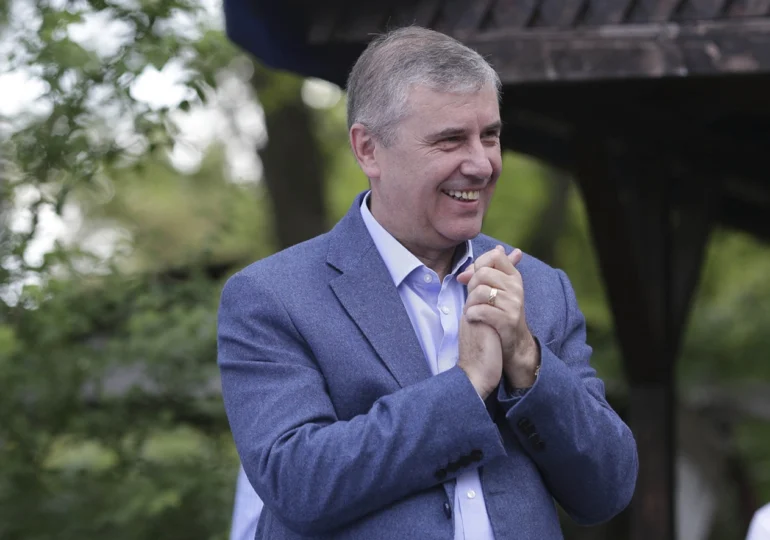 PressOne: Doctoratul lui Pahonțu, analizat de Comisia de etică a UNAP. Șeful SPP a plagiat din lucrările membrilor comisiei care i-a acordat titlul de doctor