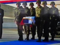 Trupul neînsuflețit al lui Ratko Mladic, „măcelarul din Bosnia”, primit cu onoruri militare la Belgrad (Video)