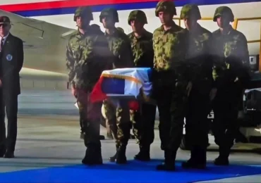 Trupul neînsuflețit al lui Ratko Mladic, "măcelarul din Bosnia", primit cu onoruri militare la Belgrad (Video)