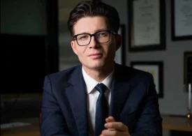 Un profesor român și echipa lui de la Stanford au creat șoareci cu creiere pe jumătate umane