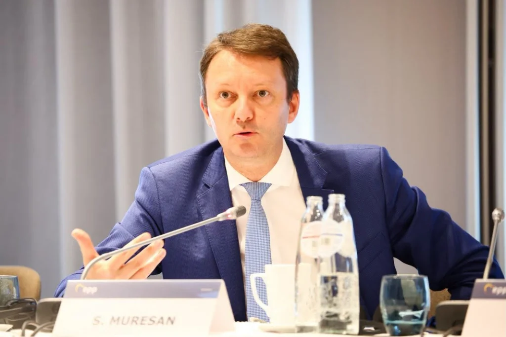 Nicușor Dan a semnat decretul pentru Siegfried Mureșan. De luni, premierul desemnat are 10 zile să obțină 233 de voturi