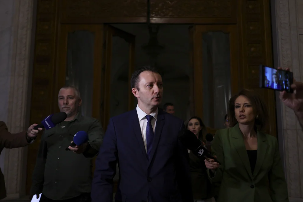Guvernul Mureșan va fi votat miercuri în Parlament