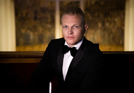 După succesul de la Satu-Mare și Baia Mare, tenorul ȘTEFAN von KORCH deschide stagiunea Filarmonicii de Stat Târgu Mureș în CARMINA BURANA pe 1 octombrie
