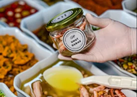 Citește bine etichetele! 8 conservanți alimentari asociați cu un risc crescut de hipertensiune