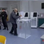Alegeri în Rusia Observator leșinat în timpul reținerii, atacuri cibernetice și acuzații de nereguli (Video)