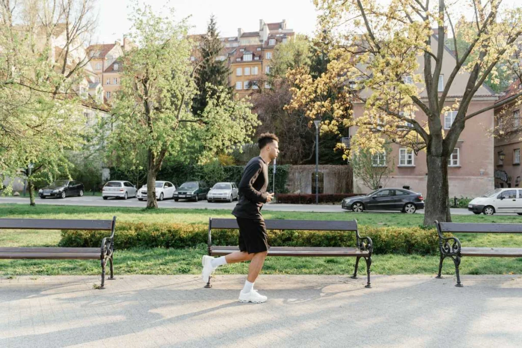 Ce se întâmplă în organism după doar 10 minute de alergare ușoară