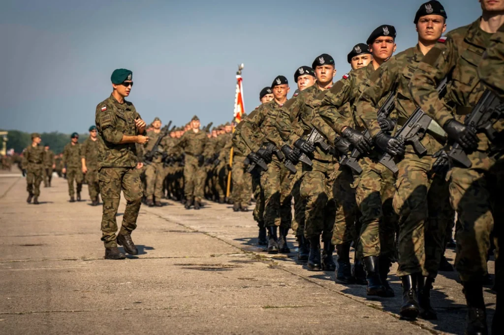 Polonia construiește cea mai mare armată din Europa și se orientează către producția internă de armament
