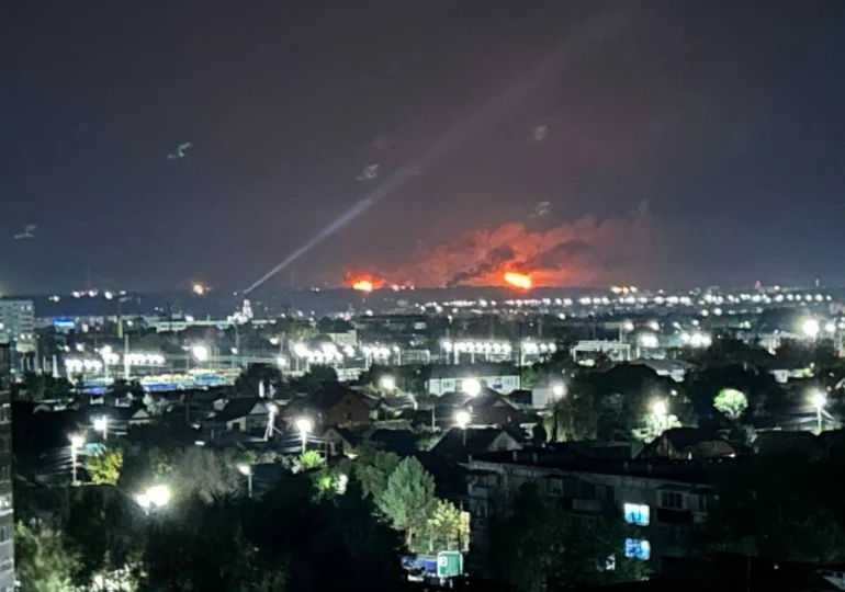 <span style="color:#990000;">Ziua 1665</span> Țintele energetice, atacate și după apelul lui Trump: Ucraina lovește o rafinărie, rușii iau la țintă benzinăriile din Kiev. Au ajuns moaștele pe front (Video)