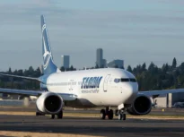 Momentul botezului pentru primul avion Boeing 738 Max 8 din flota TAROM. Se numește Mircea Lucescu (Video)