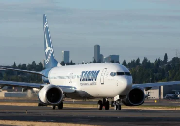 Momentul botezului pentru primul avion Boeing 738 Max 8 din flota TAROM. Se numește Mircea Lucescu (Video)