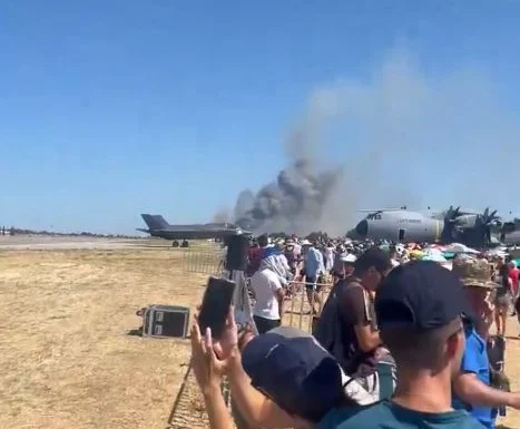Doi piloți au murit, după ce un F-4 Phantom s-a prăbușit la Athens Flying Week (Video)