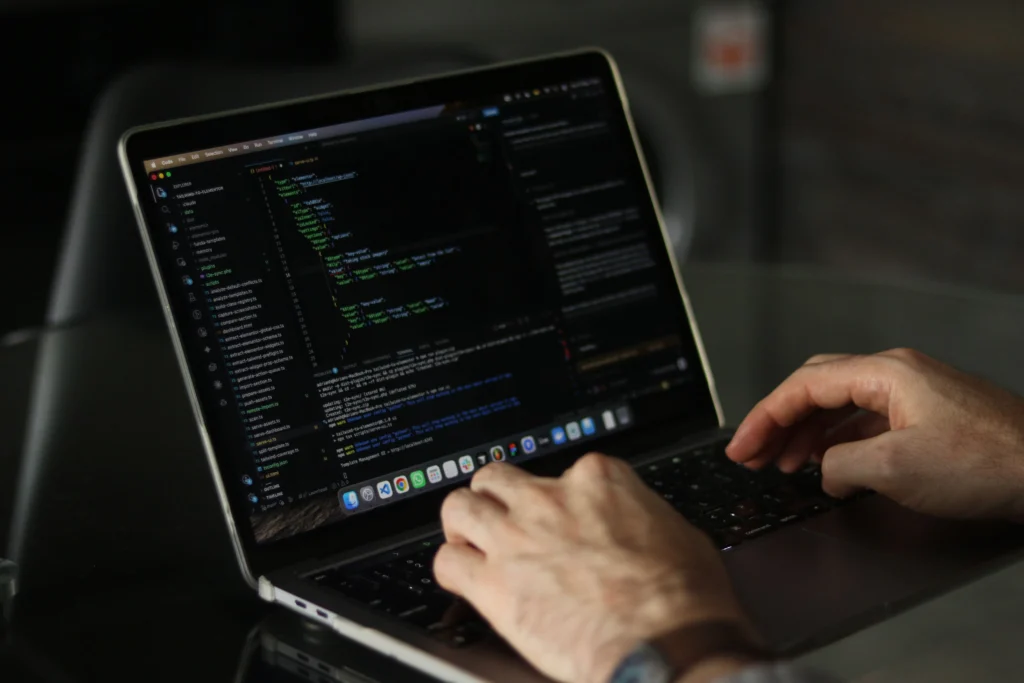 Zeci de milioane de permise auto, scoase la vânzare pe dark web. FBI investighează o breșă de proporții, care ar putea fi încă activă
