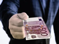 Donații pentru copii bolnavi ar fi fost transferate către firme prin contracte suspecte. Prejudiciu estimat la peste 28 de milioane de lei