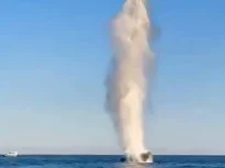 Două fragmente de drone cu încărcătură explozivă, explodate în largul Sulinei (Video)