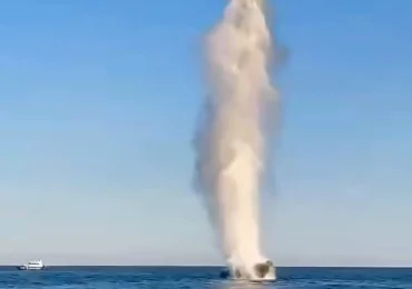 Două fragmente de drone cu încărcătură explozivă, explodate în largul Sulinei (Video)