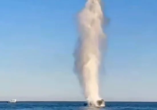 Două fragmente de drone cu încărcătură explozivă, explodate în largul Sulinei (Video)