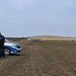 Dronă prăbușită găsită pe un câmp din Vaslui. Ar putea avea explozibil la bord, intervin pirotehniștii SRI
