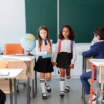 Uniforma școlară obligatorie, votată de Senat. Cine plătește și cum va fi ales modelul