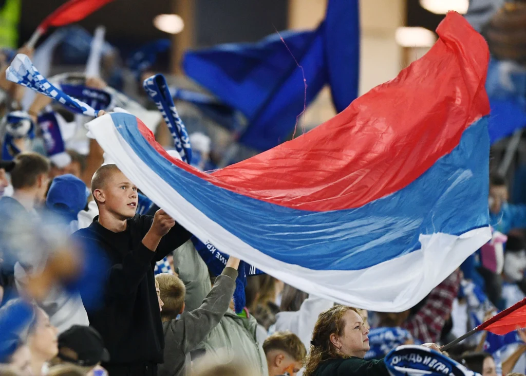 Rusia revine parțial în fotbalul internațional, la Cupa Mondială și Festivalul Under-15