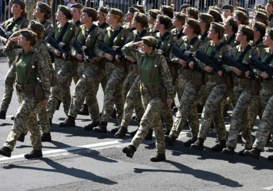 Pot femeile să rezolve criza de personal din armata Ucrainei? „Dacă se va ajunge la mobilizarea lor, voi considera că țara noastră a pierdut”