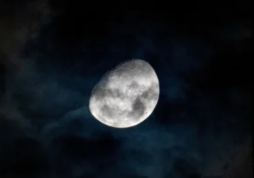 Luna s-ar fi format în doar 5 ore după un impact colosal - Studiu