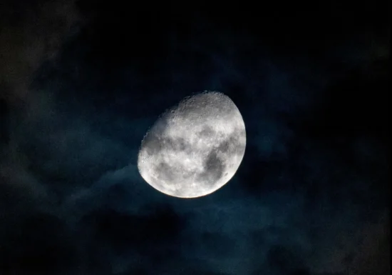 Luna s-ar fi format în doar 5 ore după un impact colosal - Studiu