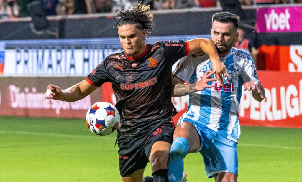 Surpriză în Superliga: Fostul coleg al lui Andrei Rațiu, unul dintre cei mai buni fotbaliști din campionat