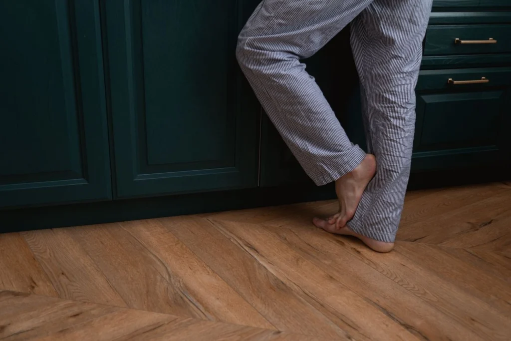 Distribuitorul de încălzire în pardoseală nu încălzește singur casa: confortul începe cu zonele