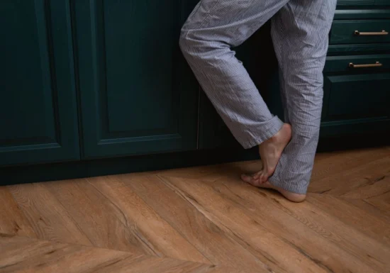 Distribuitorul de încălzire în pardoseală nu încălzește singur casa: confortul începe cu zonele
