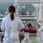 Un medicament de plămâni creat cu ajutorul AI a produs un efect neașteptat: Pacienții păreau biologic mai tineri