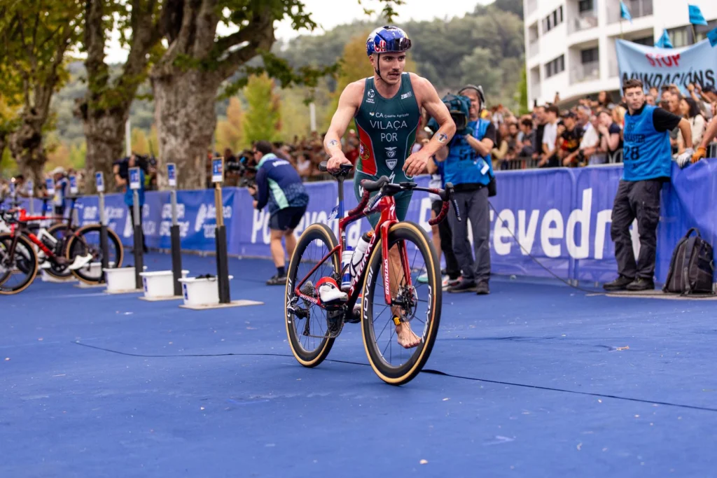 Beaugrand și Vilaça, campioni mondiali la triatlon olimpic în 2026