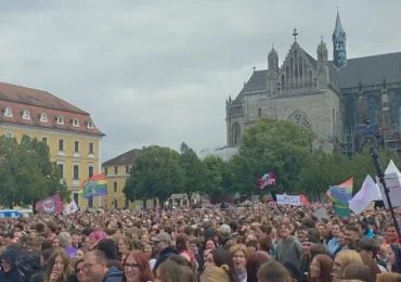Mii de oameni au ieșit în stradă la Magdeburg înaintea unui vot care poate schimba scena politică din Germania (Video)