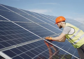 650 de milioane de euro pentru panouri fotovoltaice și baterii la instituțiile publice. Când pot fi depuse proiectele