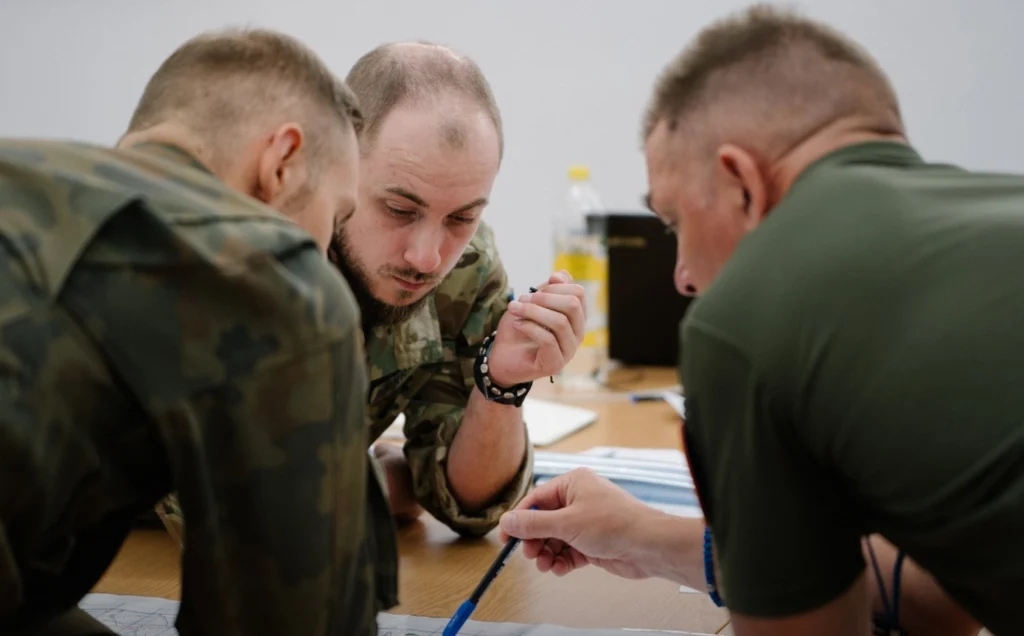 Nicio armată NATO nu a purtat un război modern. Militarii germani și polonezi învață de la ofițerii ucraineni