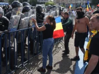 Protestul oierilor, deturnat de agitatorii tricolori. Șefa Asociației Agricole „Țara Loviștei”: Se vede că nu sunt ciobanii noștri!