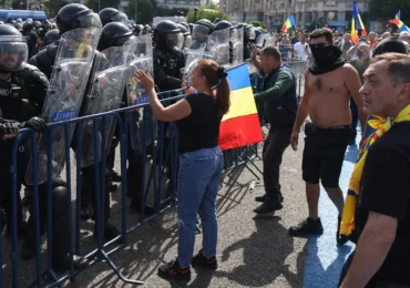 Protestul oierilor, deturnat de agitatorii tricolori. Șefa Asociației Agricole „Țara Loviștei”: Se vede că nu sunt ciobanii noștri!