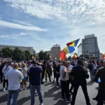 Protestul oierilor s-a întors împotriva lui Nicușor Dan. Injurii scandate în Piața Victoriei, după violențele cu jandarmii. Lista cu cele 16 revendicări a ajuns la Guvern (Foto & Video) Hop și George Simion!