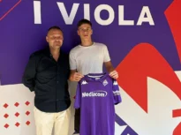 România are viitor: Fiorentina a transferat un fundaș central de 17 ani