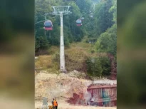 Telegondola din Sinaia a fost oprită de urgență. Un pilon s-a deplasat din cauza lucrărilor la un hotel