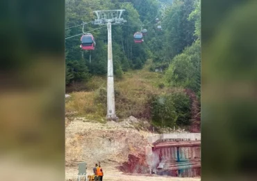 Telegondola din Sinaia a fost oprită de urgență. Un pilon s-a deplasat din cauza lucrărilor la un hotel