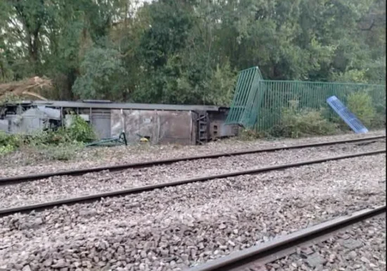 Tren deraiat în Franța: 44 de răniți. Anchetatorii suspectează un sabotaj