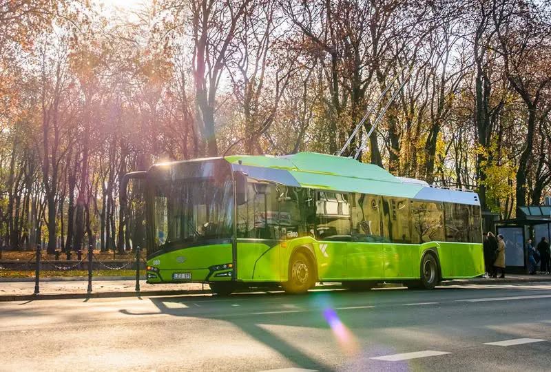 Ciucu anunță licitația pentru 100 de troleibuze noi. Ce dotări trebuie să aibă și cât vor costa