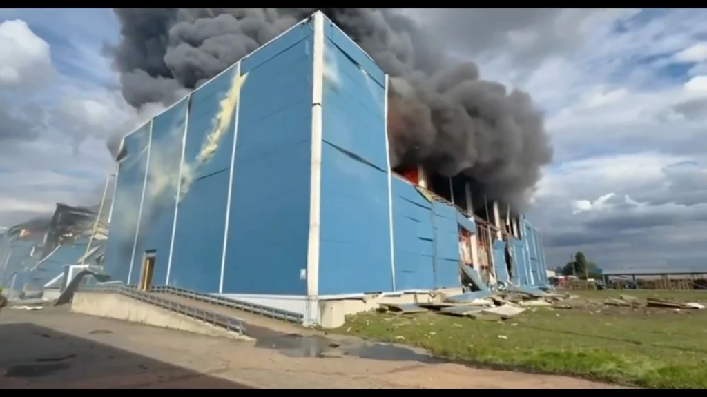 Ziua 1676 Rusia lovește o fabrică de medicamente și un centru logistic McDonald’s. O mare rafinărie rusă se oprește. Ucraina își închide cea mai mare oțelărie