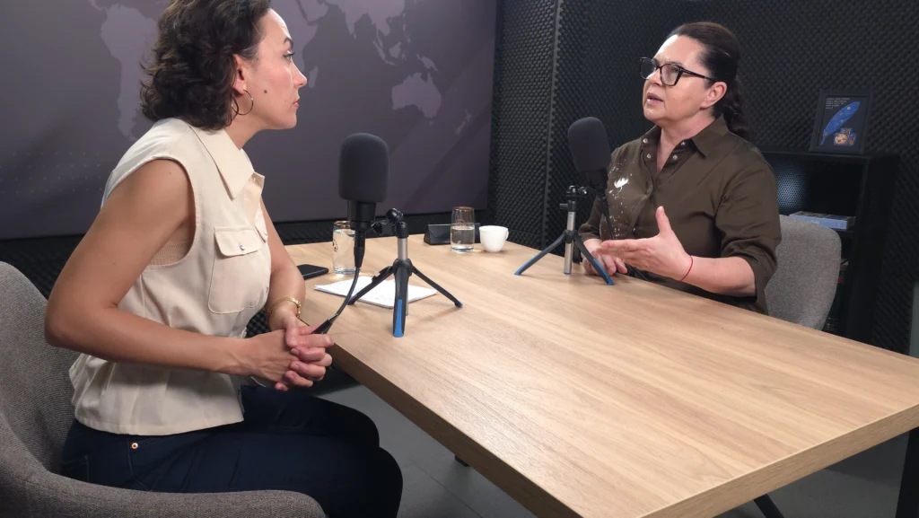 Adriana Săftoiu, despre TVR: „Cred că e în interesul clasei politice” să rămână așa. Familii în conducere, angajați care chiulesc, contracte păguboase (Video)